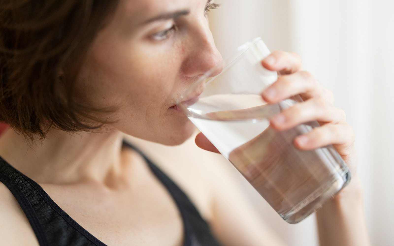 ¿Es bueno beber agua de ósmosis inversa?